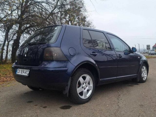 Синий Фольксваген Гольф, объемом двигателя 1.4 л и пробегом 330 тыс. км за 3334 $, фото 4 на Automoto.ua