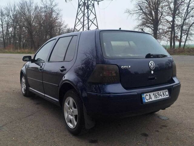 Синий Фольксваген Гольф, объемом двигателя 1.4 л и пробегом 330 тыс. км за 3334 $, фото 9 на Automoto.ua