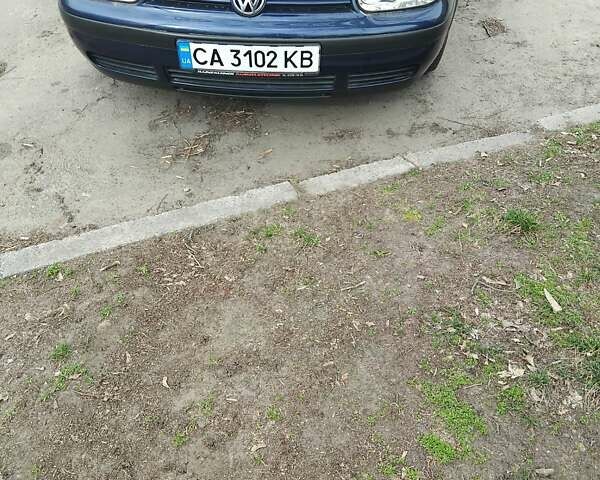 Синий Фольксваген Гольф, объемом двигателя 1.4 л и пробегом 90 тыс. км за 5000 $, фото 1 на Automoto.ua