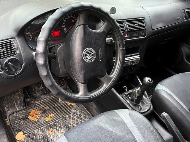 Синий Фольксваген Гольф, объемом двигателя 1.4 л и пробегом 325 тыс. км за 3800 $, фото 6 на Automoto.ua