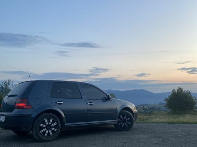 Синий Фольксваген Гольф, объемом двигателя 1.9 л и пробегом 370 тыс. км за 1500 $, фото 3 на Automoto.ua