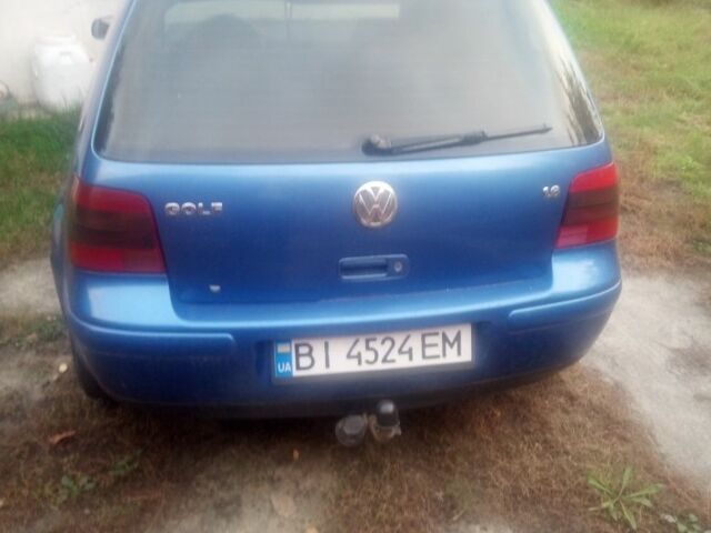 Синий Фольксваген Гольф, объемом двигателя 1.6 л и пробегом 425 тыс. км за 3500 $, фото 1 на Automoto.ua