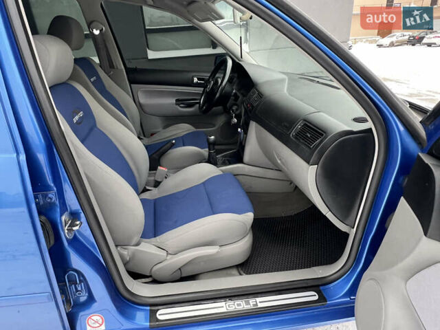 Синий Фольксваген Гольф, объемом двигателя 1.9 л и пробегом 322 тыс. км за 4499 $, фото 56 на Automoto.ua