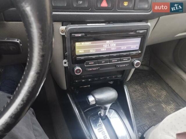 Синий Фольксваген Гольф, объемом двигателя 1.6 л и пробегом 269 тыс. км за 4200 $, фото 2 на Automoto.ua