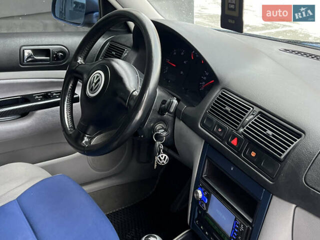 Синий Фольксваген Гольф, объемом двигателя 1.9 л и пробегом 322 тыс. км за 4499 $, фото 60 на Automoto.ua