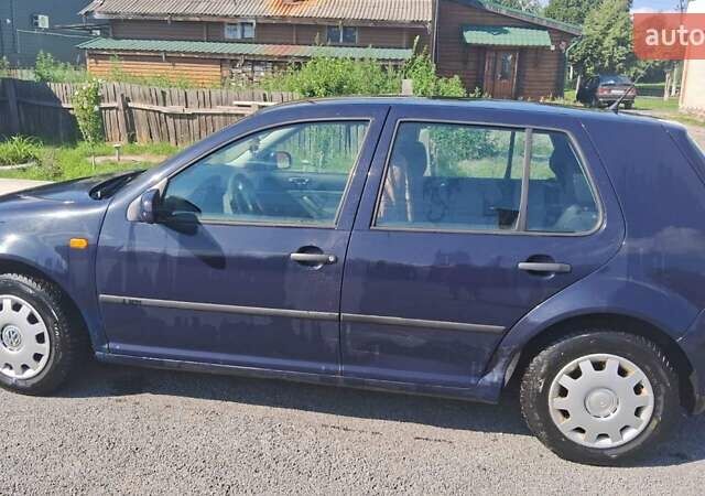 Синий Фольксваген Гольф, объемом двигателя 1.39 л и пробегом 256 тыс. км за 3500 $, фото 5 на Automoto.ua