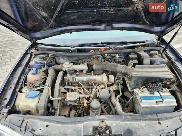 Синий Фольксваген Гольф, объемом двигателя 1.9 л и пробегом 354 тыс. км за 1150 $, фото 17 на Automoto.ua