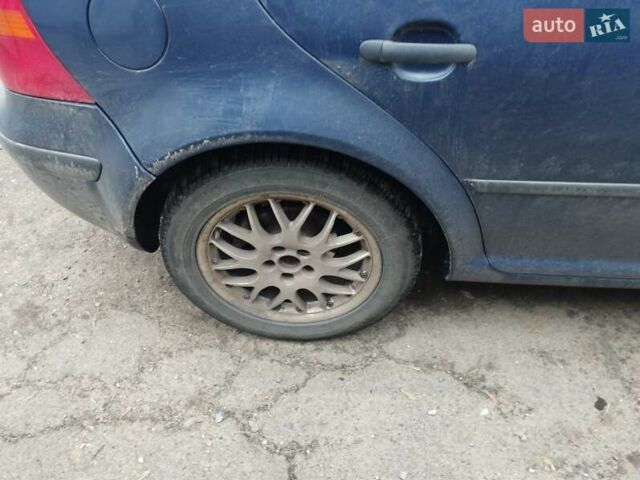 Синий Фольксваген Гольф, объемом двигателя 1.6 л и пробегом 269 тыс. км за 4200 $, фото 7 на Automoto.ua