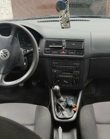 Синій Фольксваген Гольф, об'ємом двигуна 1.39 л та пробігом 284 тис. км за 3600 $, фото 3 на Automoto.ua