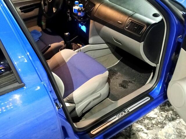 Синій Фольксваген Гольф, об'ємом двигуна 1.9 л та пробігом 326 тис. км за 5499 $, фото 10 на Automoto.ua