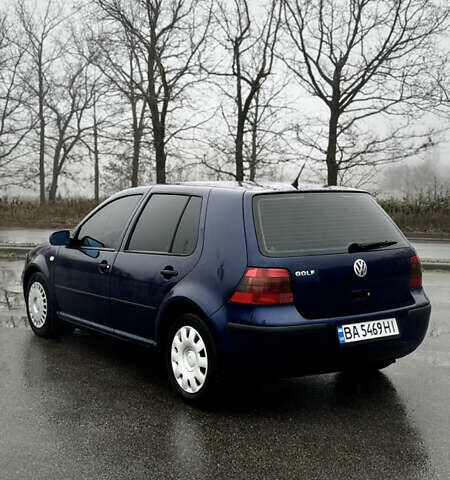 Синий Фольксваген Гольф, объемом двигателя 1.39 л и пробегом 200 тыс. км за 3699 $, фото 5 на Automoto.ua
