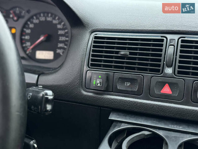 Синій Фольксваген Гольф, об'ємом двигуна 1.6 л та пробігом 291 тис. км за 3800 $, фото 23 на Automoto.ua