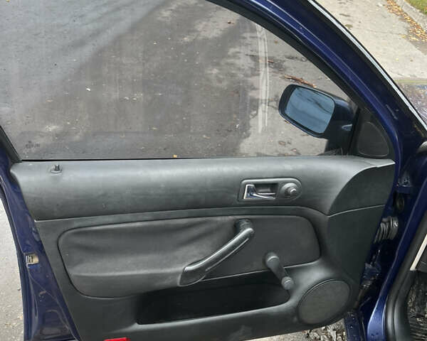 Синий Фольксваген Гольф, объемом двигателя 1.4 л и пробегом 320 тыс. км за 3600 $, фото 10 на Automoto.ua