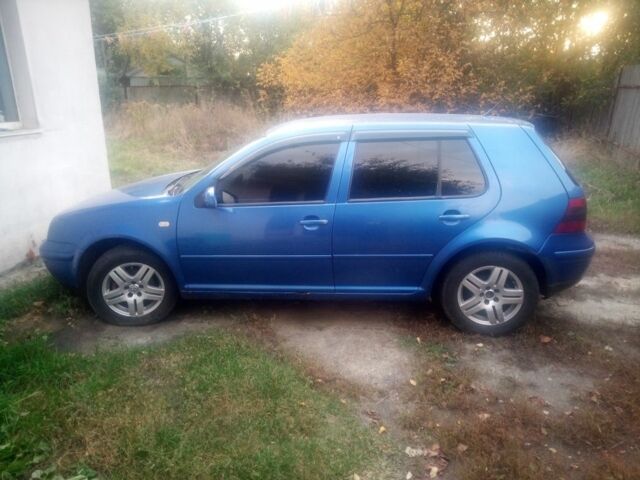 Синий Фольксваген Гольф, объемом двигателя 1.6 л и пробегом 425 тыс. км за 3500 $, фото 3 на Automoto.ua