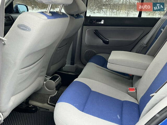 Синий Фольксваген Гольф, объемом двигателя 1.9 л и пробегом 322 тыс. км за 4499 $, фото 44 на Automoto.ua