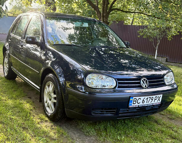 Синий Фольксваген Гольф, объемом двигателя 1.6 л и пробегом 247 тыс. км за 4200 $, фото 1 на Automoto.ua