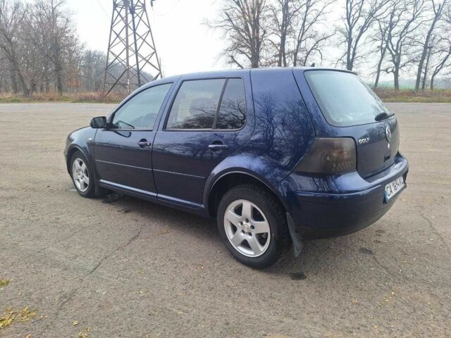 Синий Фольксваген Гольф, объемом двигателя 1.4 л и пробегом 330 тыс. км за 3334 $, фото 11 на Automoto.ua