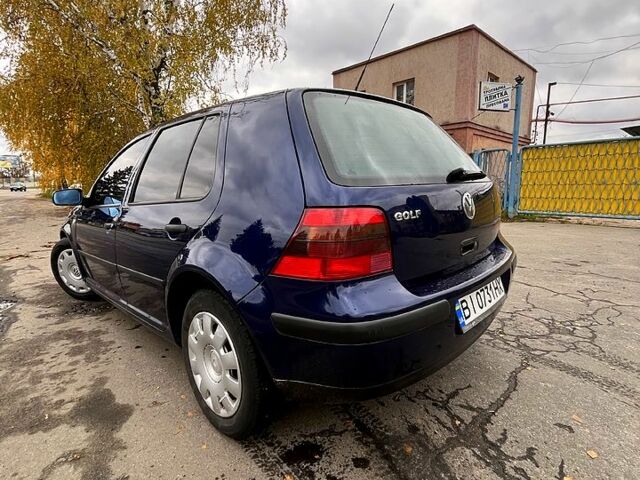 Синий Фольксваген Гольф, объемом двигателя 1.4 л и пробегом 325 тыс. км за 3800 $, фото 4 на Automoto.ua