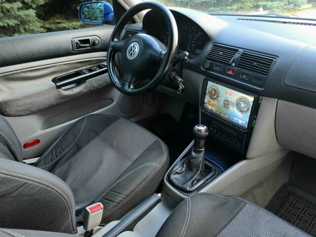 Синий Фольксваген Гольф, объемом двигателя 1.6 л и пробегом 200 тыс. км за 3500 $, фото 19 на Automoto.ua