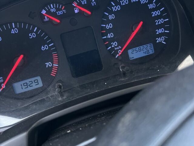 Синій Фольксваген Гольф, об'ємом двигуна 1.6 л та пробігом 258 тис. км за 3200 $, фото 7 на Automoto.ua