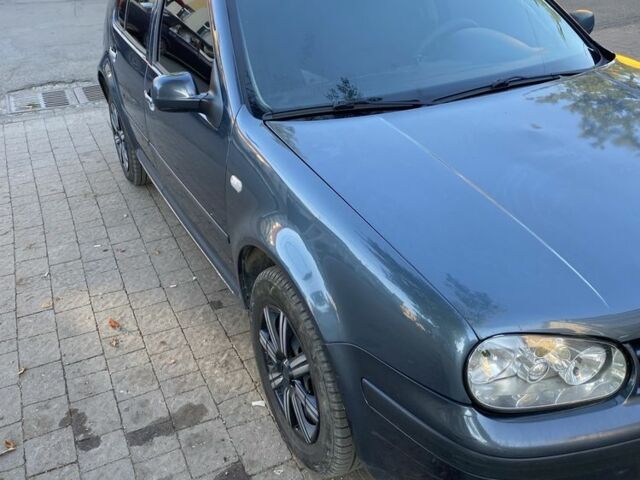 Синий Фольксваген Гольф, объемом двигателя 1.9 л и пробегом 370 тыс. км за 1500 $, фото 1 на Automoto.ua