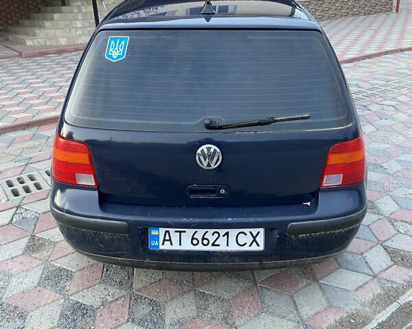 Синий Фольксваген Гольф, объемом двигателя 1.6 л и пробегом 260 тыс. км за 3500 $, фото 2 на Automoto.ua