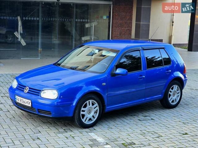 Синий Фольксваген Гольф, объемом двигателя 1.6 л и пробегом 200 тыс. км за 3500 $, фото 1 на Automoto.ua
