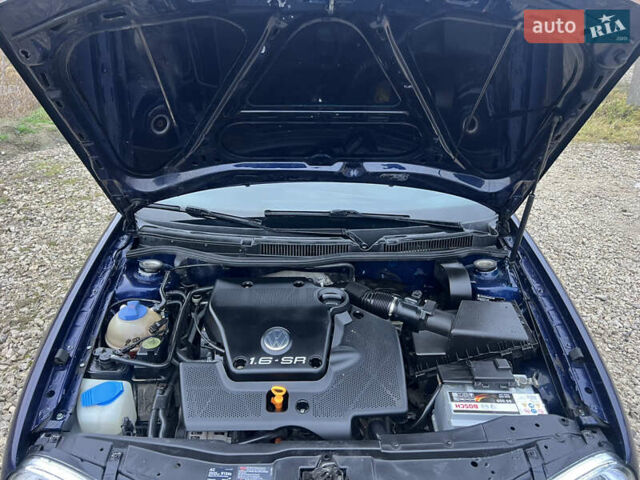 Синий Фольксваген Гольф, объемом двигателя 1.6 л и пробегом 192 тыс. км за 3999 $, фото 17 на Automoto.ua