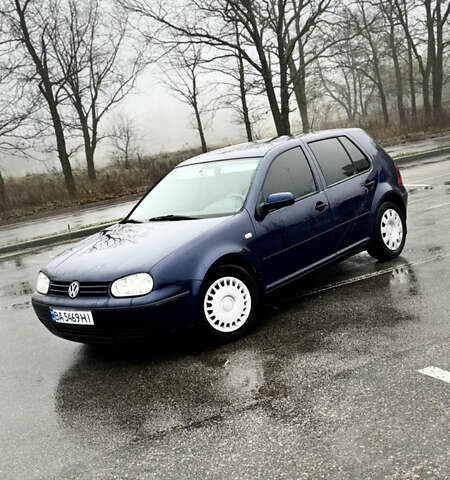 Синий Фольксваген Гольф, объемом двигателя 1.39 л и пробегом 200 тыс. км за 3699 $, фото 7 на Automoto.ua