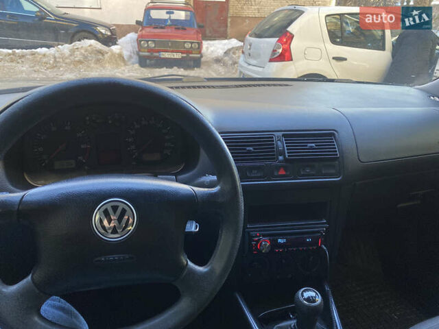 Синий Фольксваген Гольф, объемом двигателя 1.39 л и пробегом 220 тыс. км за 3150 $, фото 16 на Automoto.ua
