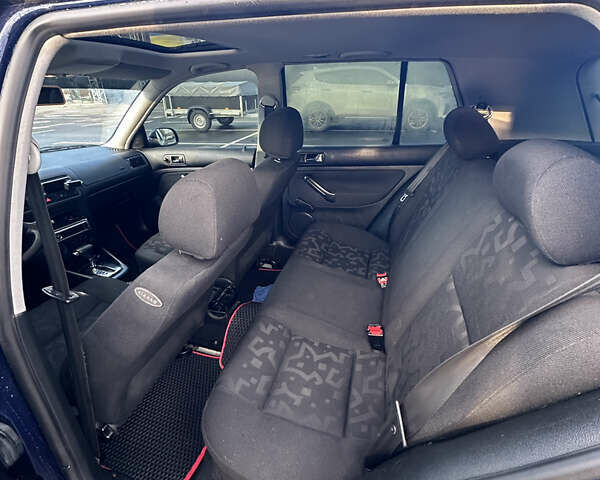 Синій Фольксваген Гольф, об'ємом двигуна 1.6 л та пробігом 200 тис. км за 4350 $, фото 5 на Automoto.ua