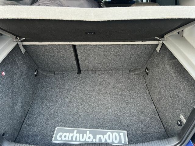 Синий Фольксваген Гольф, объемом двигателя 1.6 л и пробегом 208 тыс. км за 3500 $, фото 6 на Automoto.ua