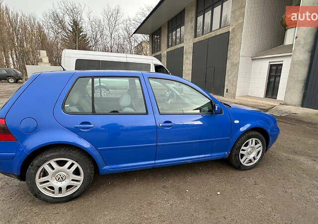 Синій Фольксваген Гольф, об'ємом двигуна 1.39 л та пробігом 280 тис. км за 3000 $, фото 3 на Automoto.ua