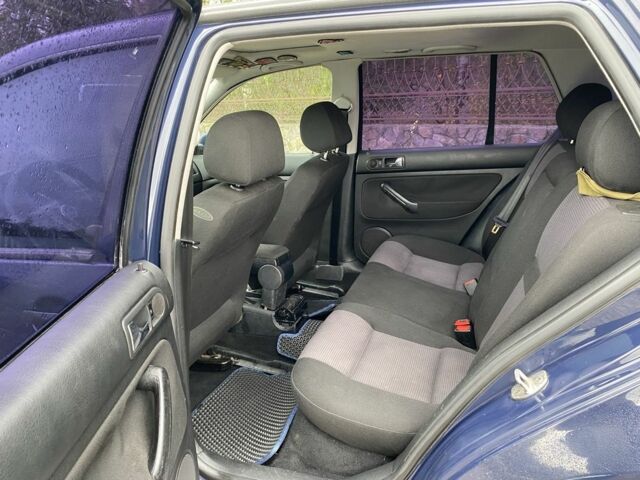 Синій Фольксваген Гольф, об'ємом двигуна 1.6 л та пробігом 275 тис. км за 3600 $, фото 5 на Automoto.ua