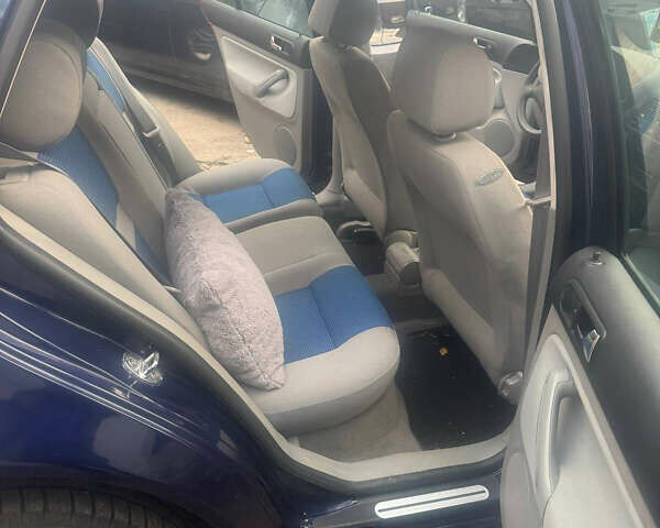 Фольксваген Гольф 2000 в Хмельницком на Automoto.ua Синий Фольксваген Гольф, объемом двигателя 1.6 л и пробегом 100 тыс. км за 5500 $, фото 2 на Automoto.ua