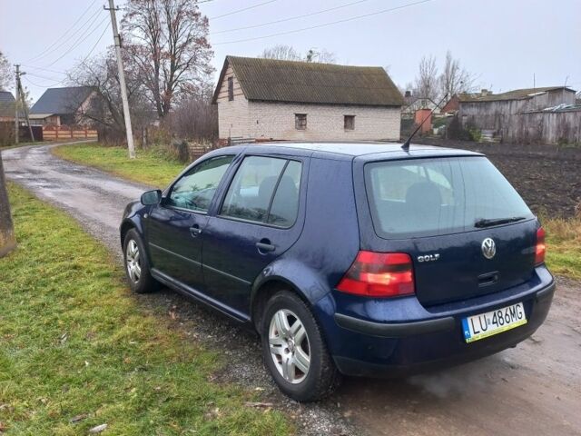 Синий Фольксваген Гольф, объемом двигателя 1 л и пробегом 220 тыс. км за 1550 $, фото 3 на Automoto.ua