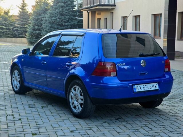 Синий Фольксваген Гольф, объемом двигателя 1.6 л и пробегом 200 тыс. км за 3500 $, фото 4 на Automoto.ua