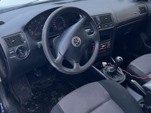 Синій Фольксваген Гольф, об'ємом двигуна 1.6 л та пробігом 258 тис. км за 3200 $, фото 6 на Automoto.ua