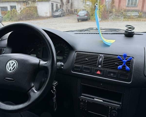 Синій Фольксваген Гольф, об'ємом двигуна 1.6 л та пробігом 276 тис. км за 4800 $, фото 2 на Automoto.ua