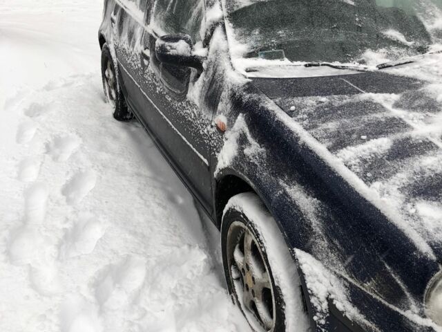 Синій Фольксваген Гольф, об'ємом двигуна 1.6 л та пробігом 300 тис. км за 2400 $, фото 2 на Automoto.ua