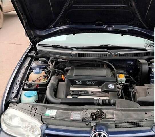Синий Фольксваген Гольф, объемом двигателя 1.4 л и пробегом 90 тыс. км за 5000 $, фото 12 на Automoto.ua