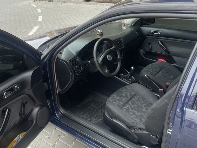 Синий Фольксваген Гольф, объемом двигателя 1.4 л и пробегом 270 тыс. км за 4000 $, фото 4 на Automoto.ua