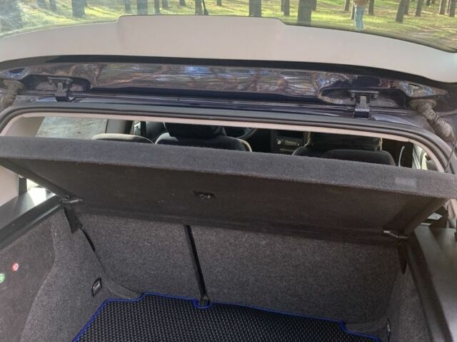 Синий Фольксваген Гольф, объемом двигателя 1.6 л и пробегом 207 тыс. км за 4500 $, фото 6 на Automoto.ua