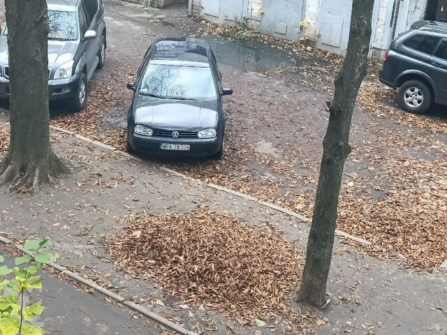 Синій Фольксваген Гольф, об'ємом двигуна 1.4 л та пробігом 200 тис. км за 1500 $, фото 2 на Automoto.ua