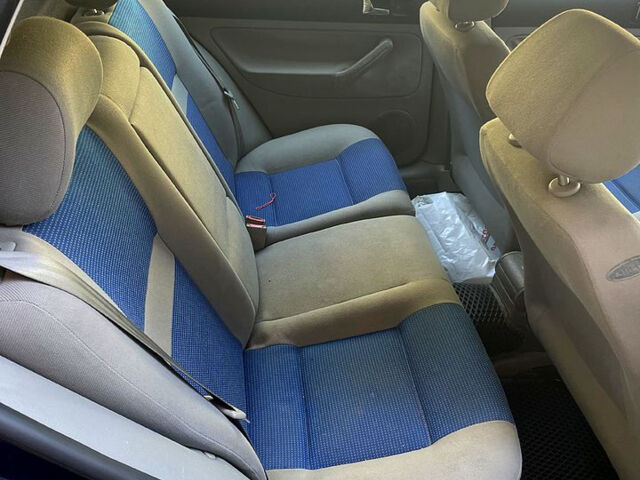 Синій Фольксваген Гольф, об'ємом двигуна 1.6 л та пробігом 285 тис. км за 3490 $, фото 7 на Automoto.ua