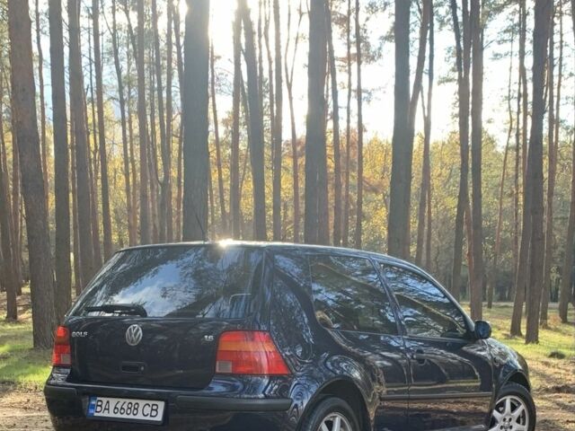 Синий Фольксваген Гольф, объемом двигателя 1.6 л и пробегом 207 тыс. км за 4500 $, фото 1 на Automoto.ua