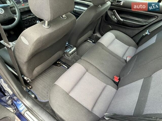 Синій Фольксваген Гольф, об'ємом двигуна 1.6 л та пробігом 227 тис. км за 3850 $, фото 31 на Automoto.ua