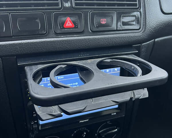 Синий Фольксваген Гольф, объемом двигателя 1.6 л и пробегом 192 тыс. км за 3999 $, фото 20 на Automoto.ua