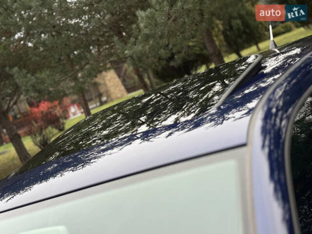 Синий Фольксваген Гольф, объемом двигателя 1.6 л и пробегом 248 тыс. км за 3599 $, фото 5 на Automoto.ua