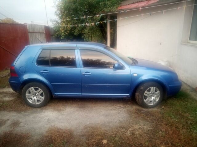 Синий Фольксваген Гольф, объемом двигателя 1.6 л и пробегом 425 тыс. км за 3500 $, фото 2 на Automoto.ua